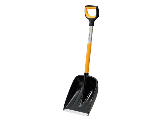 Лопата снеговая автомобильная X-series FISKARS (длина: 980мм, ширина: 290мм) Лопата снеговая автомобильная X-series FISKARS (длина: 980мм, ширина: 290мм)