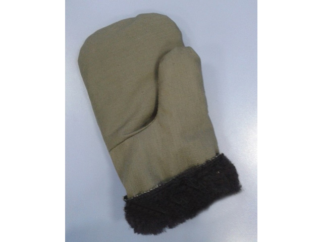 Рукавицы утепленные (искуств. мех) РФ (НАРЕ) Рукавицы утепленные (искуств. мех) РФ (НАРЕ)